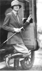 Femme en pantalons